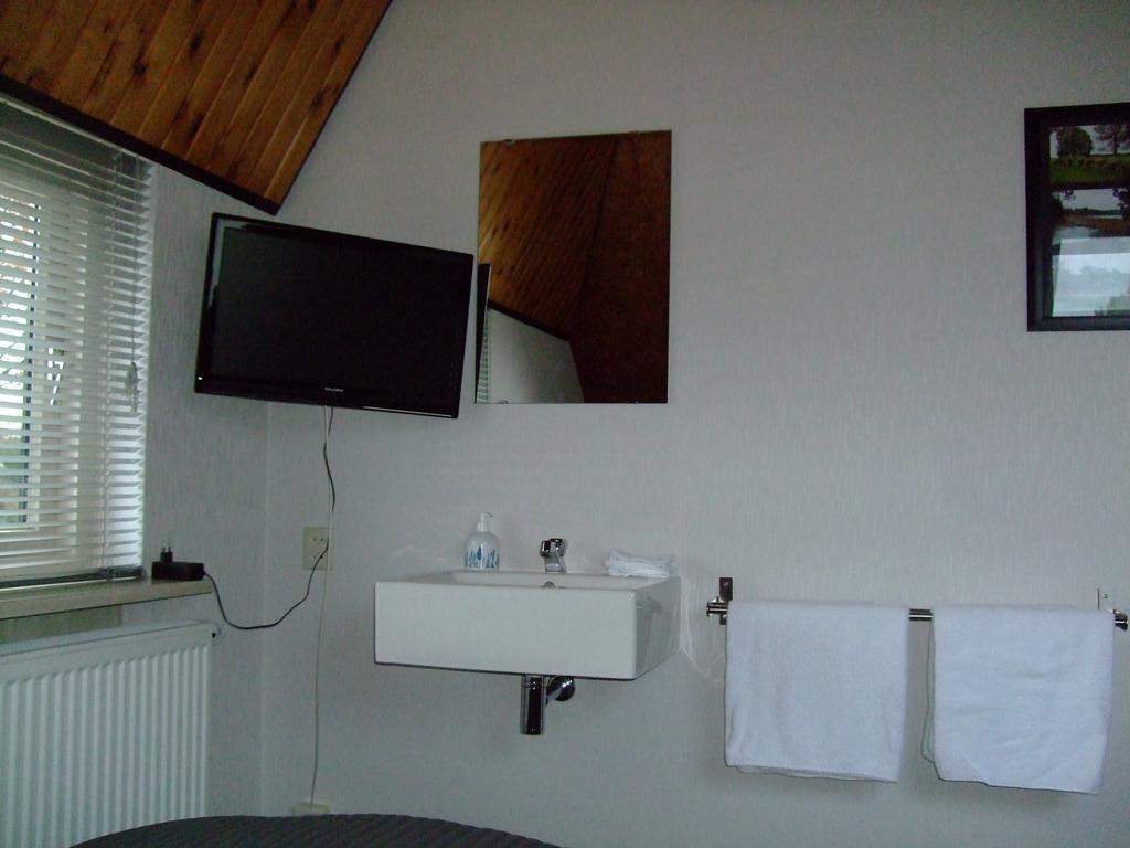 Bed and Breakfast De Pompstee Rolde Экстерьер фото